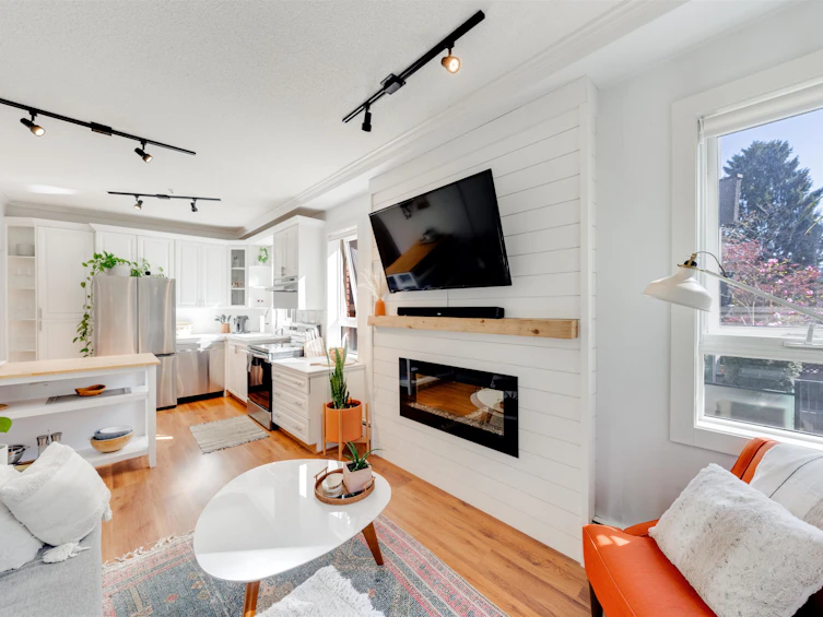 202-2036 York Avenue, Vancouver, BC, V6J 1E6 - 3