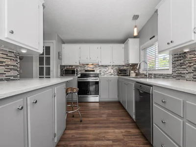 13-41168 Lougheed Highway - 5