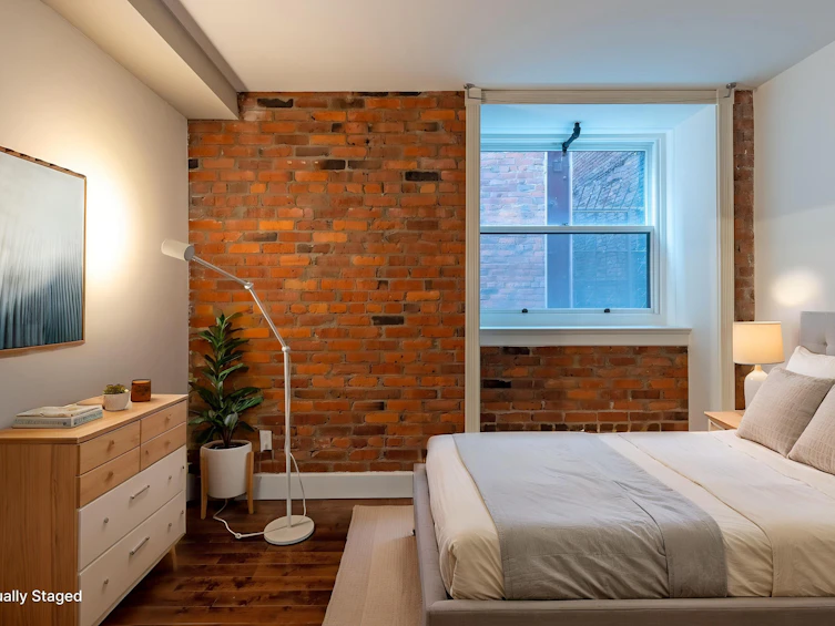 205-233 Abbott Street, Vancouver, BC, V6B 2K7 - 3