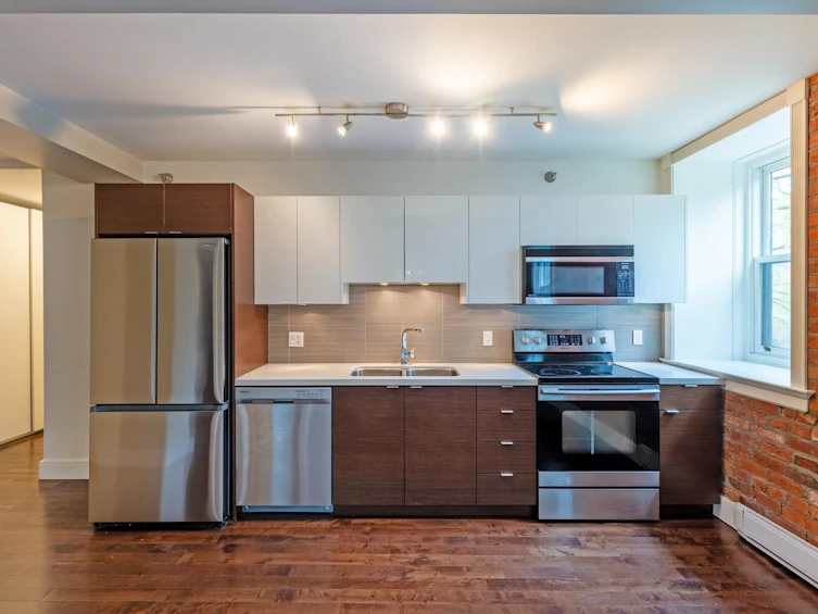 205-233 Abbott Street, Vancouver, BC, V6B 2K7 - 13