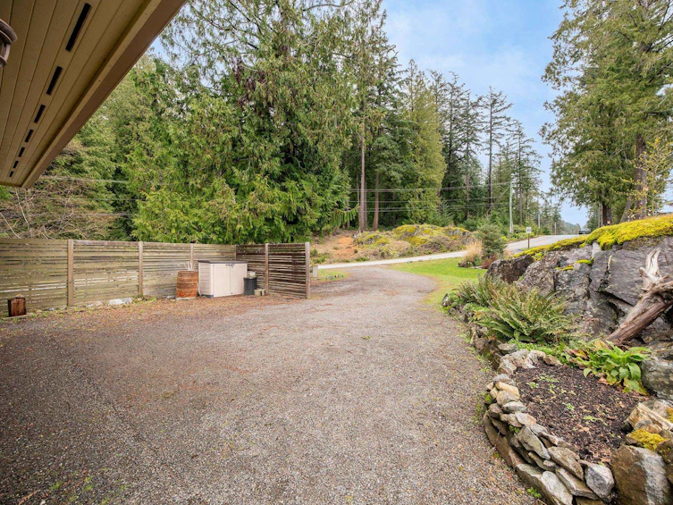 879 Seymour Bay Drive, Bowen Island, BC, V0N 1G1 - 18