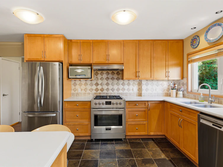 818 E 6th Street, North Vancouver, BC, V7L 1R7 - 8