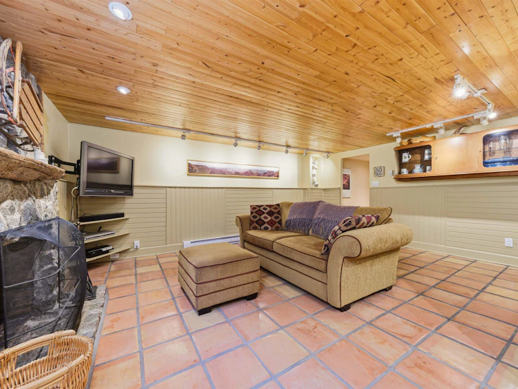 818 E 6th Street, North Vancouver, BC, V7L 1R7 - 24