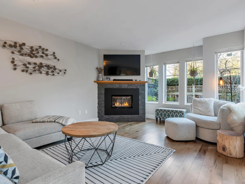 102 - 245 W 15th Street, North Vancouver BC V7M 1S3