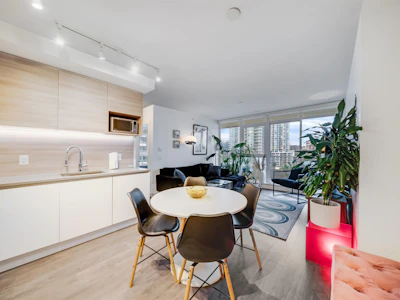 1204-525 Foster Avenue - 3