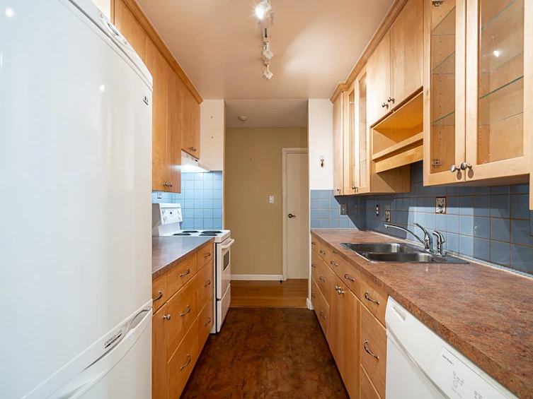 204-12890 17 Avenue, Surrey, BC, V4A 1T5 - 9