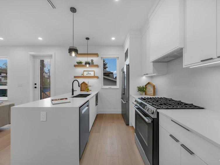 2713 Cheyenne Avenue, Vancouver, BC, V5R 4R5 - 8