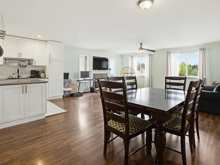 8627 Henderson Street, Mission, BC, V2V 7P9 - 3