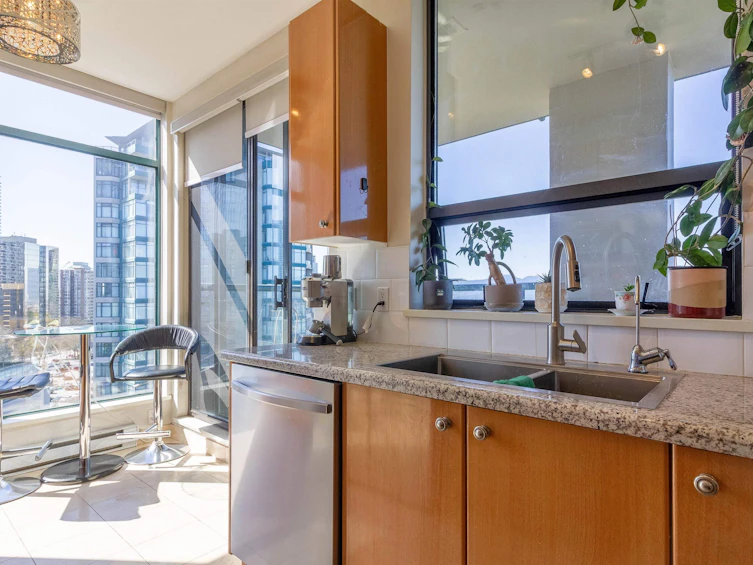 1602-4567 Hazel Street, Burnaby, BC, V5H 4V4 - 11