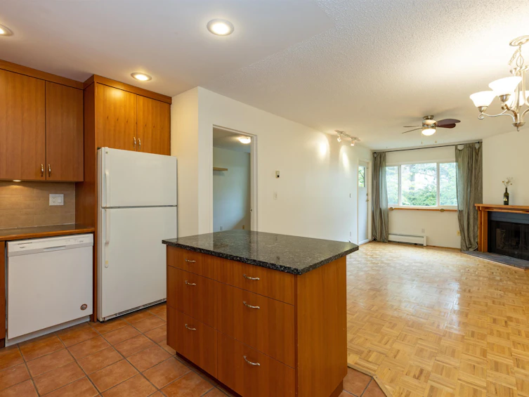 213-1209 Howie Avenue, Coquitlam, BC, V3J 1T9 - 12