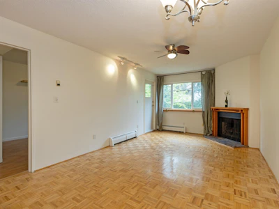 213-1209 Howie Avenue - 3