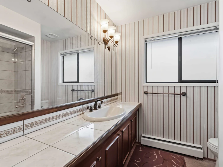 140 E Eighth Avenue, New Westminster, BC, V3L 4J7 - 26