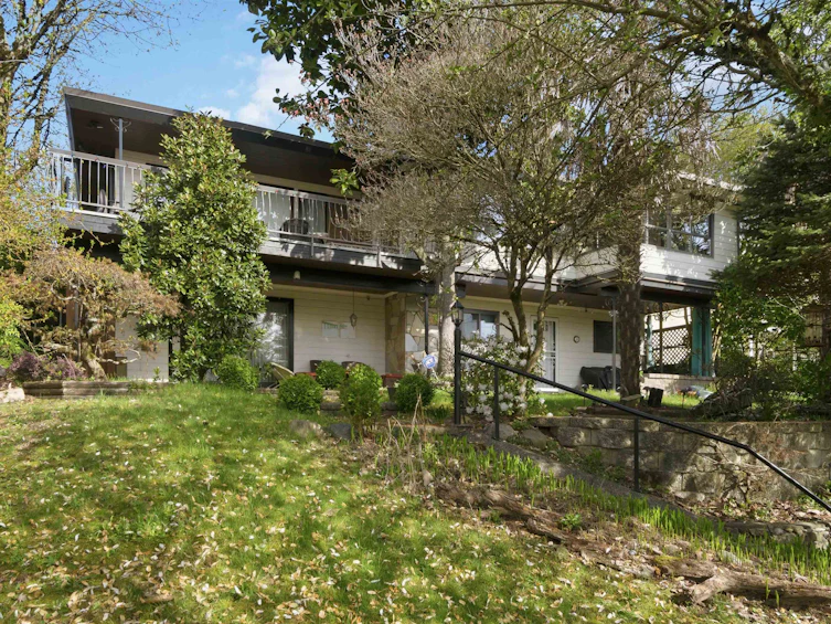 140 E Eighth Avenue, New Westminster, BC, V3L 4J7 - 40