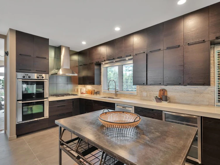 15423 Buena Vista Avenue, Surrey, BC, V4B 1Y9 - 15