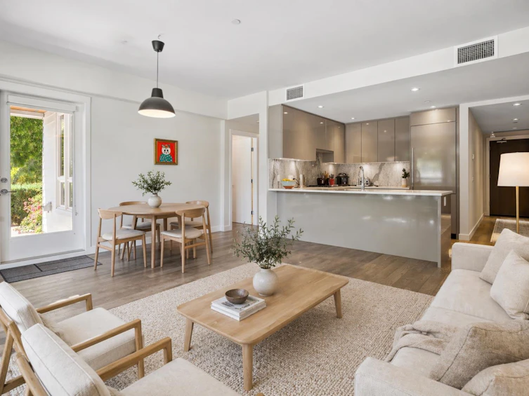 110-4080 Yukon Street, Vancouver, BC, V5Y 0L4 - 5
