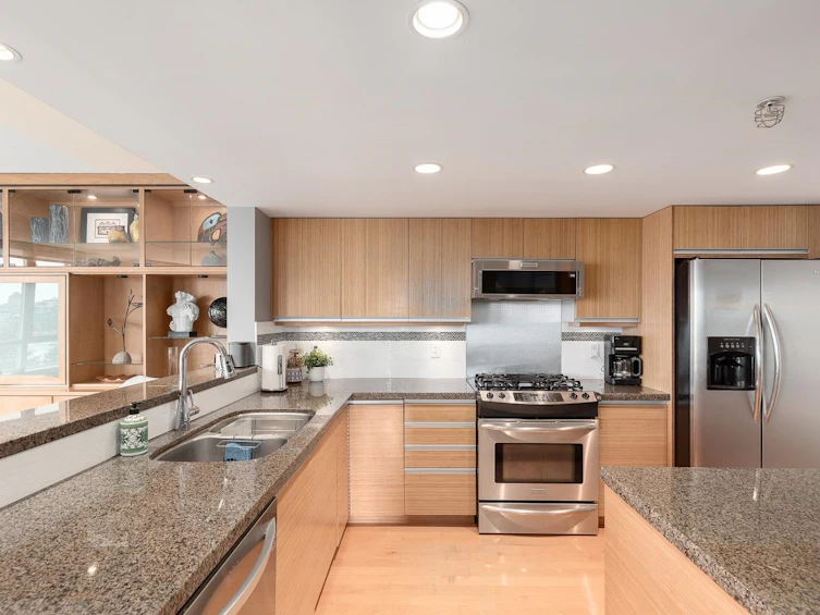 605-120 Milross Avenue, Vancouver, BC, V6A 4K7 - 9