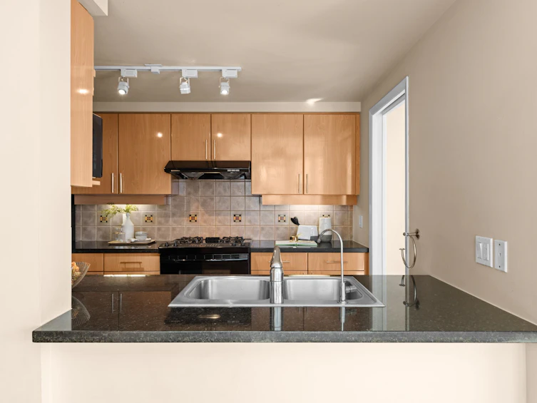 1703-1077 Marinaside Crescent, Vancouver, BC, V6Z 2Z5 - 16