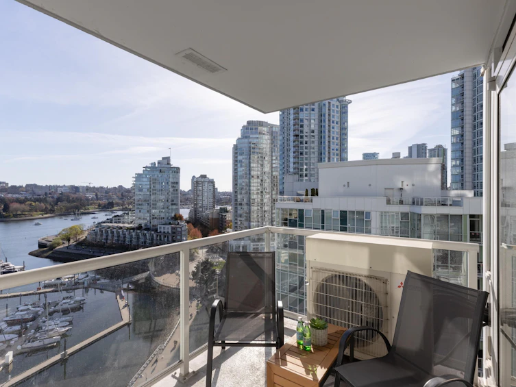 1703-1077 Marinaside Crescent, Vancouver, BC, V6Z 2Z5 - 12