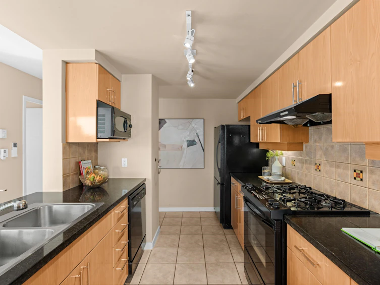 1703-1077 Marinaside Crescent, Vancouver, BC, V6Z 2Z5 - 11