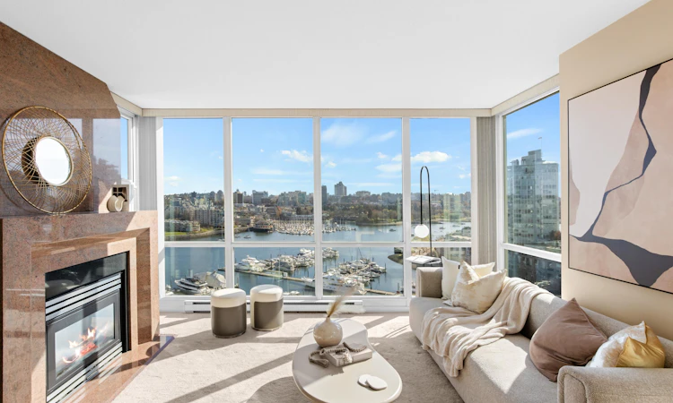 1703-1077 Marinaside Crescent