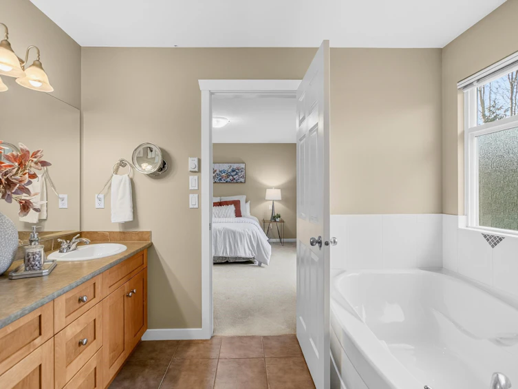 7134 196a Street, Langley, BC, V2Y 2Z9 - 25