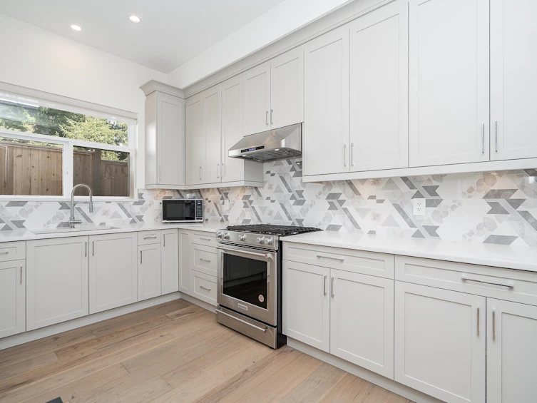 576 Linton Street, Coquitlam, BC, V3J 6J2 - 13