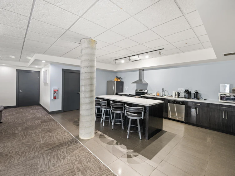 217-2242 Whatcom Road, Abbotsford, BC, V3G 0G3 - 33