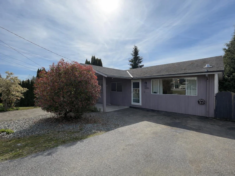 32720 Adams Avenue, Mission, BC, V2V 2S1 - 2