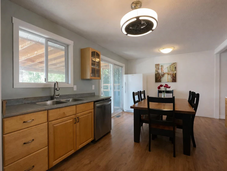 32720 Adams Avenue, Mission, BC, V2V 2S1 - 11