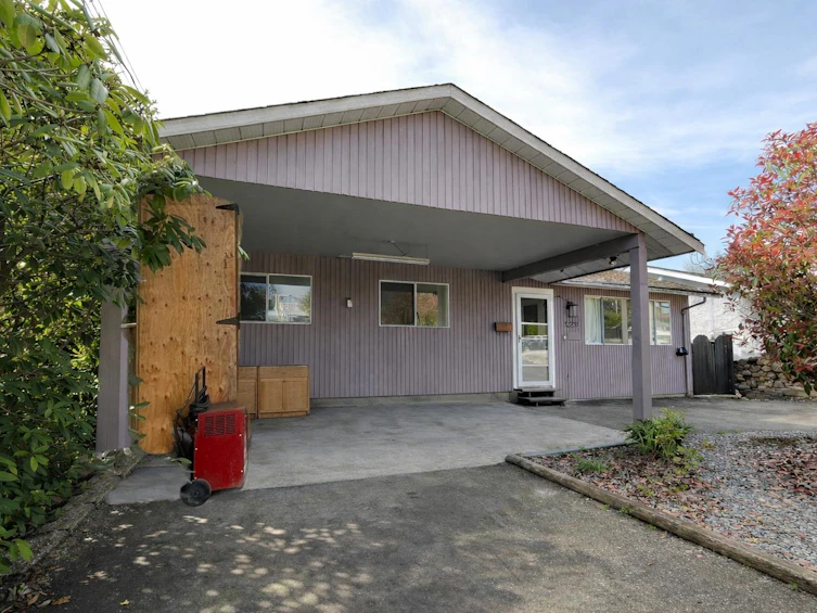 32720 Adams Avenue, Mission, BC, V2V 2S1 - 3