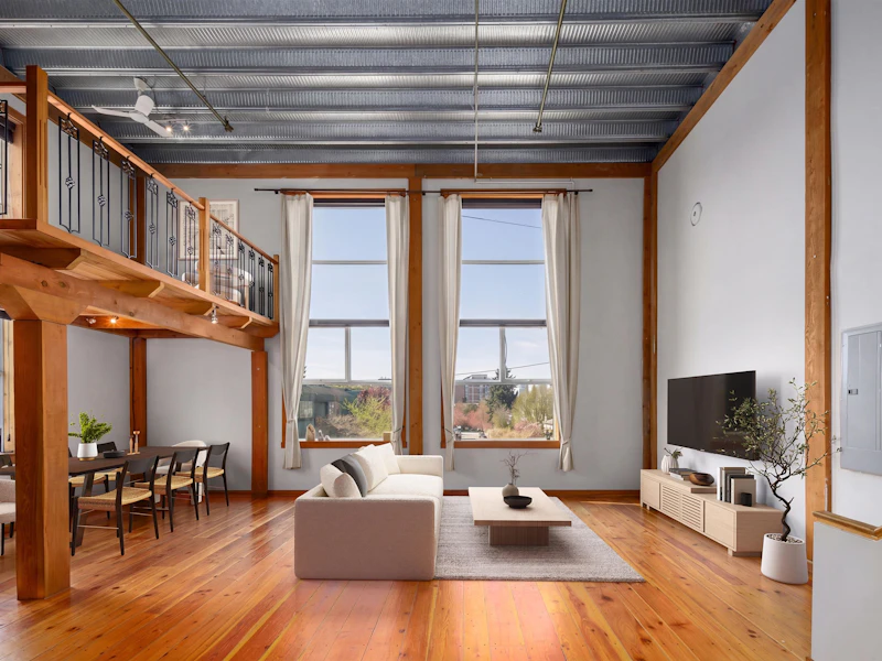 211 - 1220 E Pender Street, Vancouver BC V6A 1W8