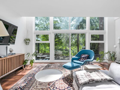 111-1350 View Crescent - 2