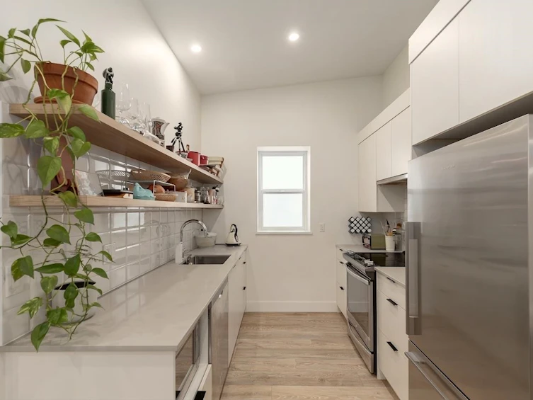 2732 Wall Street, Vancouver, BC, V5K 1A9 - 37
