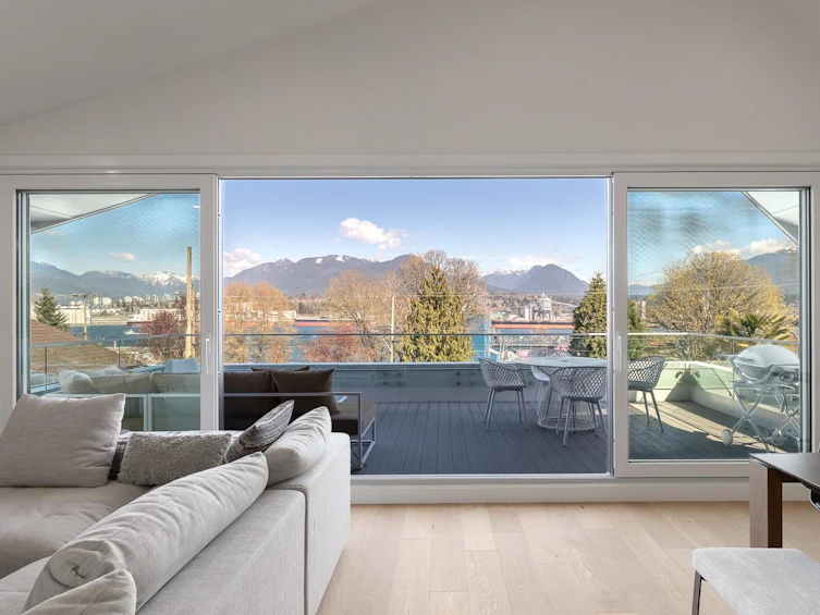 2732 Wall Street, Vancouver, BC, V5K 1A9 - 3