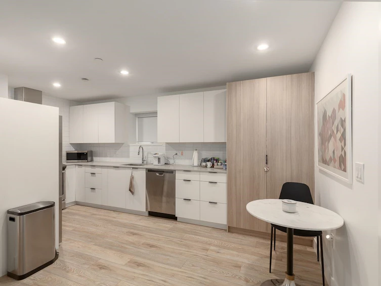 2732 Wall Street, Vancouver, BC, V5K 1A9 - 34