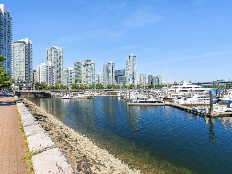 1906 - 1228 Marinaside Crescent, Vancouver BC V6Z 2W4