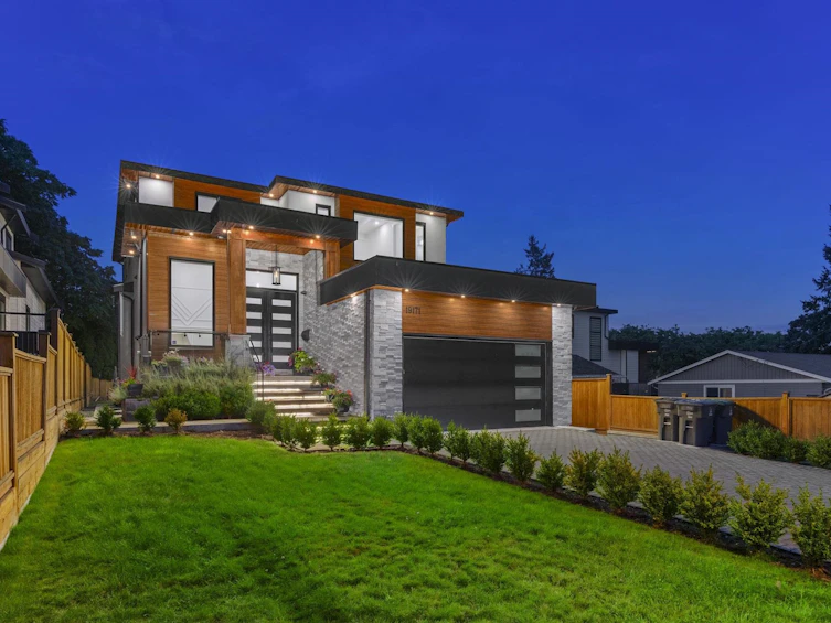 19171 60b Avenue, Surrey, BC, V3S 7T8