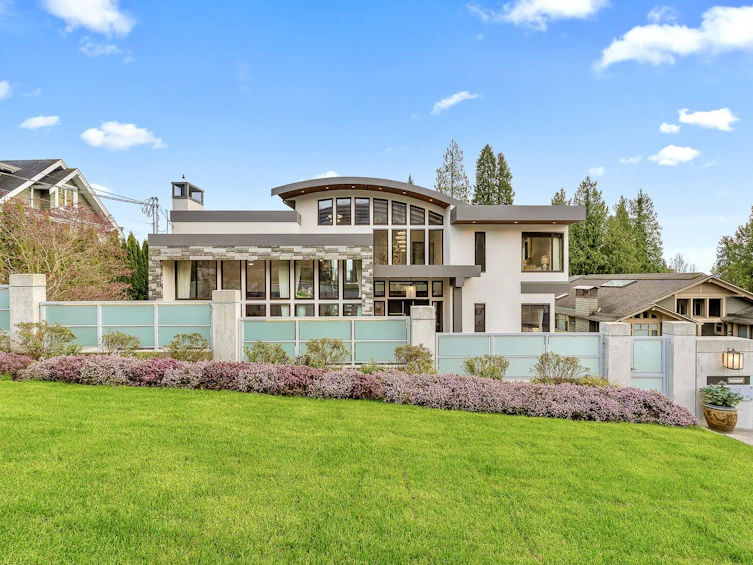 2052 Inglewood Avenue, West Vancouver, BC, V7V 1Z4