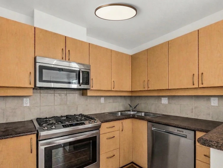 206-3151 Connaught Crescent, North Vancouver, BC, V7R 4X6 - 7