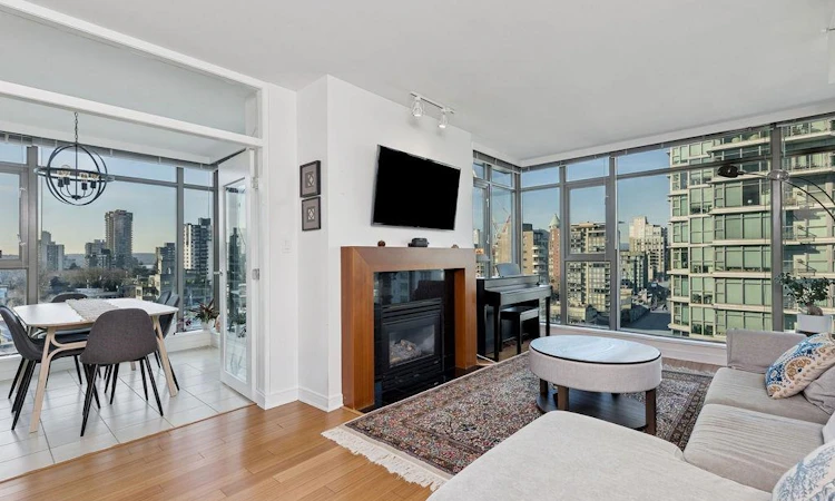 1202-1680 Bayshore Drive
