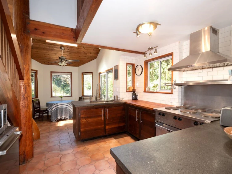 574 Cowan Road, Bowen Island, BC, V0N 1G2 - 7