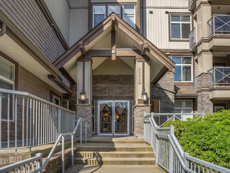 315-33318 E Bourquin Crescent, Abbotsford, BC, V2S 0A6 - 30