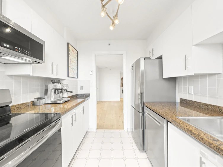 303-1633 W 8th Avenue, Vancouver, BC, V6J 5H7 - 8