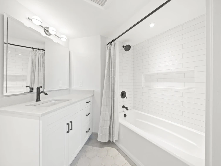 303-1633 W 8th Avenue, Vancouver, BC, V6J 5H7 - 16