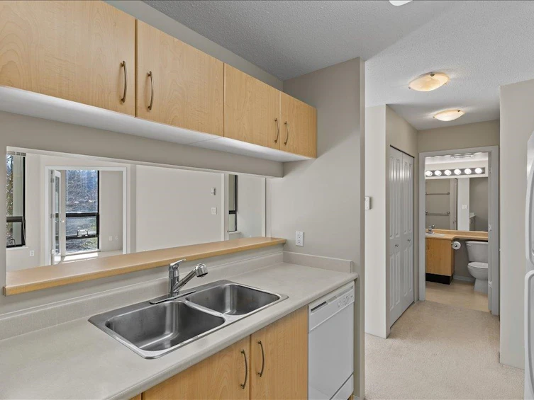303-3588 Crowley Drive, Vancouver, BC, V5R 6H3 - 11