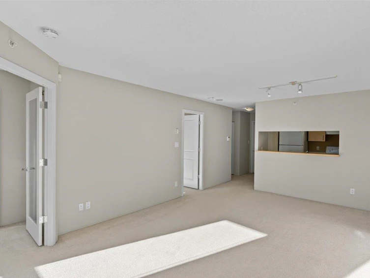 303-3588 Crowley Drive, Vancouver, BC, V5R 6H3 - 8