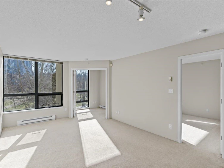 303-3588 Crowley Drive, Vancouver, BC, V5R 6H3 - 4
