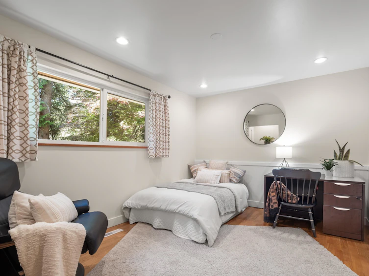 13247 17a Avenue, Surrey, BC, V4A 6R9 - 12