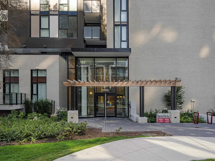 2204-10333 133 Street, Surrey, BC, V3T 0V1 - 3