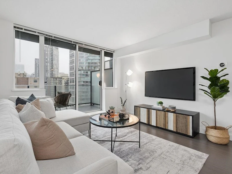 902 - 1325 Rolston Street, Vancouver BC V6B 0M2